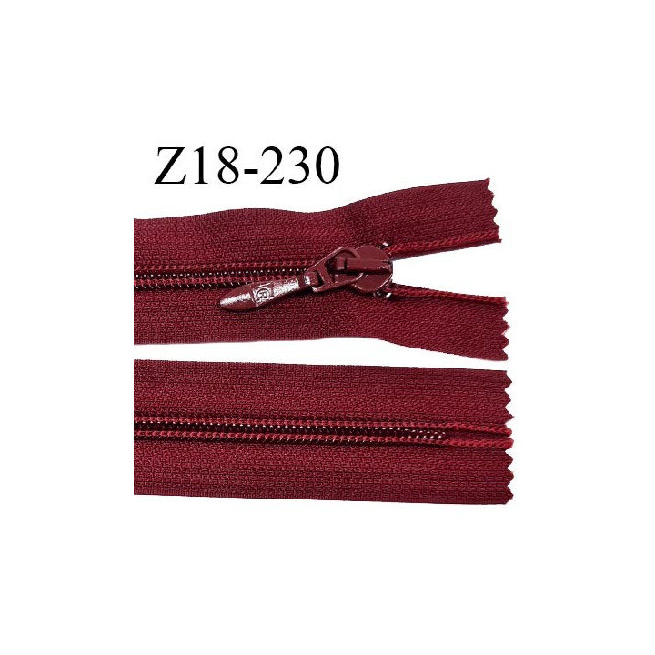 Fermeture zip 18 cm non séparable couleur bordeaux largeur 3.3 cm zip nylon longueur 18 cm prix à l'unité