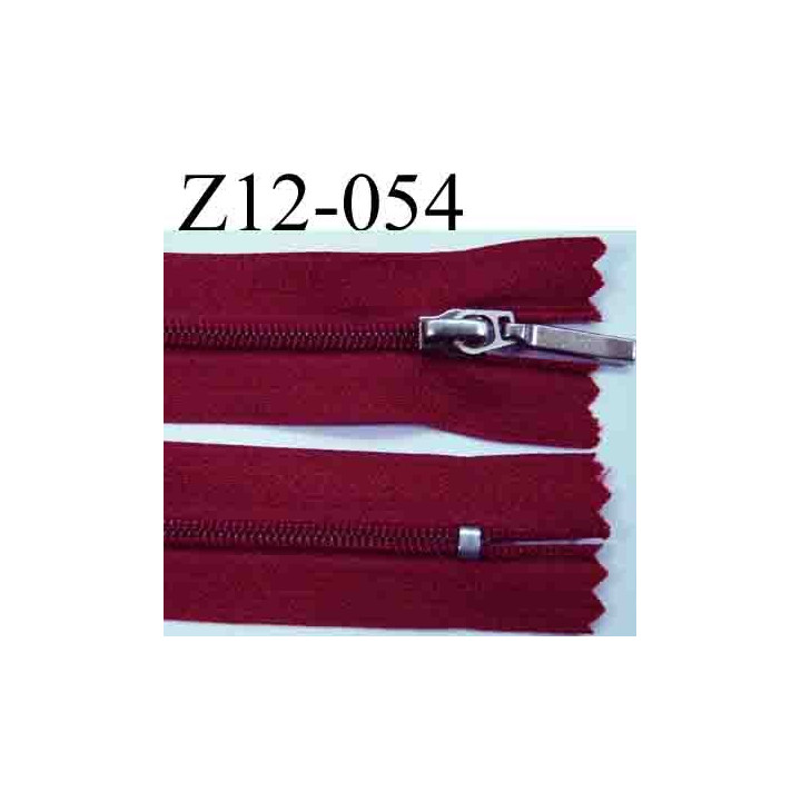 fermeture éclair 12 cm couleur rouge bordeau non séparable largeur 2.5 cm glissière nylon largeur glissière 4,2 mm curseur métal