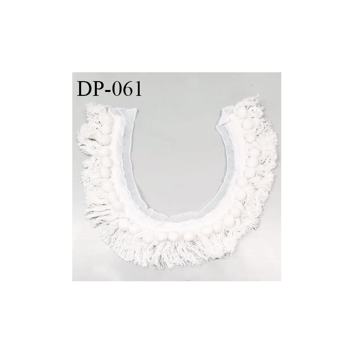 Devant plastron 38 cm couleur naturel décor pompons et franges longueur 38 cm prix à l'unité