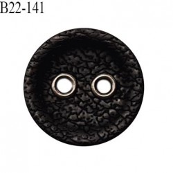 Bouton 22 mm en pvc avec un face imitation cuir couleur noir 2 trous avec oeillets couleur chrome prix à la pièce
