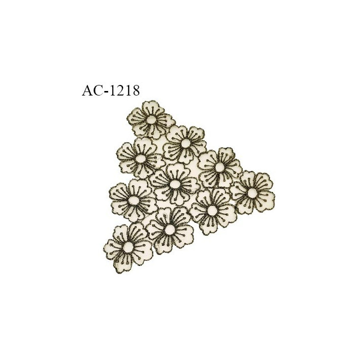 Décor ornement broderie fleurs mordorées sur tulle couleur naturel largeur 16 cm hauteur 16 cm à coudre prix à l'unité