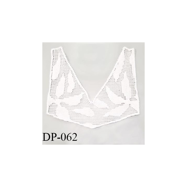 Devant plastron 28 cm col crochet coton couleur blanc largeur 28 cm hauteur 26 cm prix à l'unité