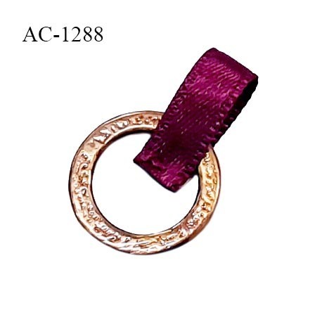 Boucle satin haut de gamme couleur magenta sur anneau en métal doré prix à l'unité