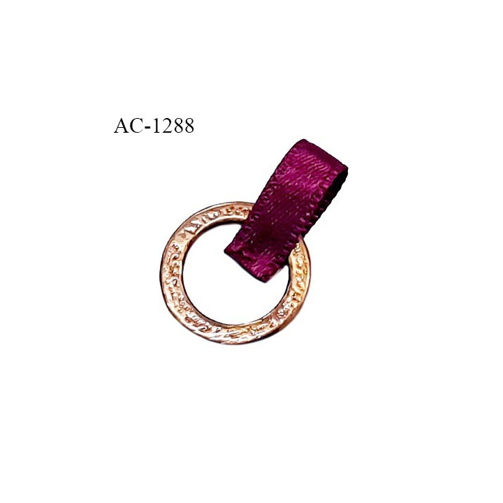 Boucle satin haut de gamme couleur magenta sur anneau en métal doré prix à l'unité
