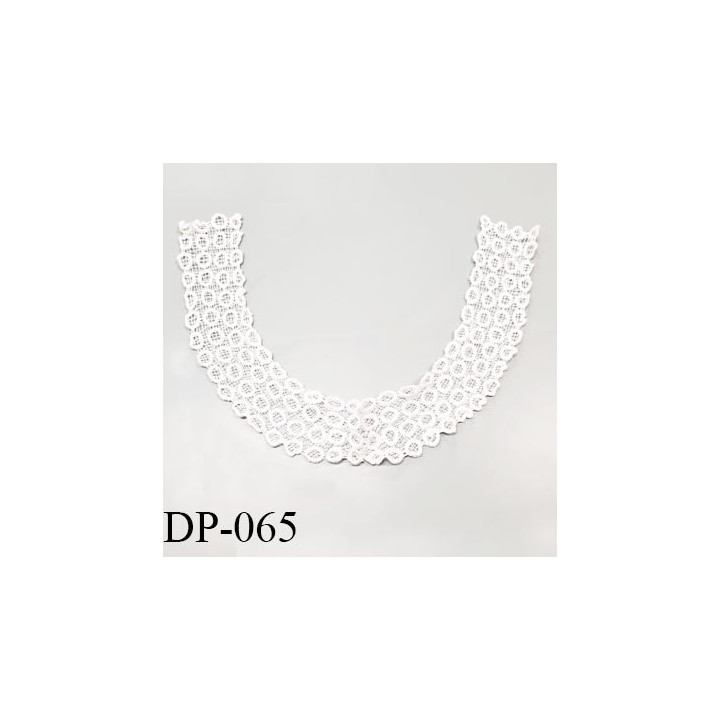 Devant plastron col crochet coton brodé couleur naturel largeur 6 cm longueur 50 cm prix à l'unité