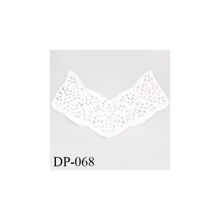 Devant plastron col coton brodé couleur naturel largeur 36 cm hauteur 23 cm prix à l'unité