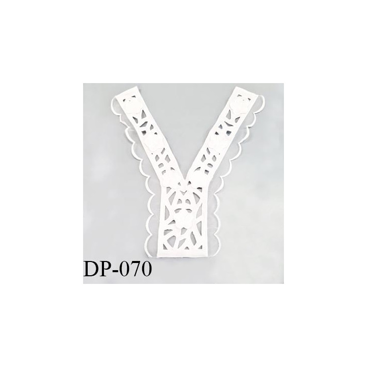 Devant plastron couleur blanc hauteur 30 cm largeur en haut 28 cm largeur en bas 12 cm prix à l'unité