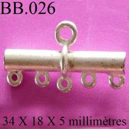accessoire de  colier longueur 34 mm diamètre 5 mm biche de bère en métal patiné couleur argent 