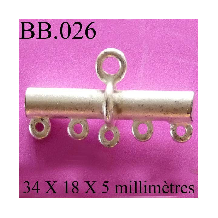 accessoire de  colier longueur 34 mm diamètre 5 mm biche de bère en métal patiné couleur argent 