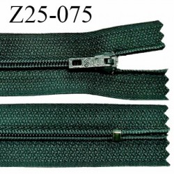 Fermeture zip 26 cm non séparable couleur vert sapin glissière nylon largeur 4 mm longueur 26 cm largeur 25 mm prix à l'unité