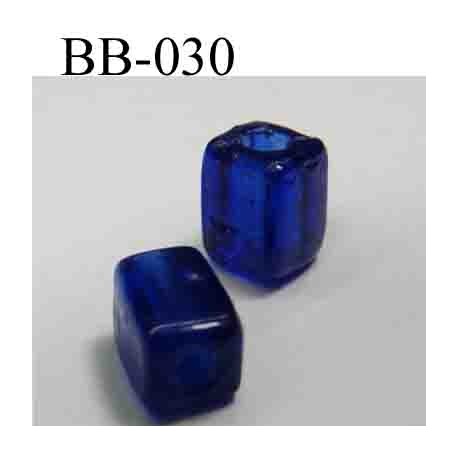 perle rectangle biche de bere en verre percée hauteur 7 mm largeur 5 mm couleur bleu vendu a la pièce