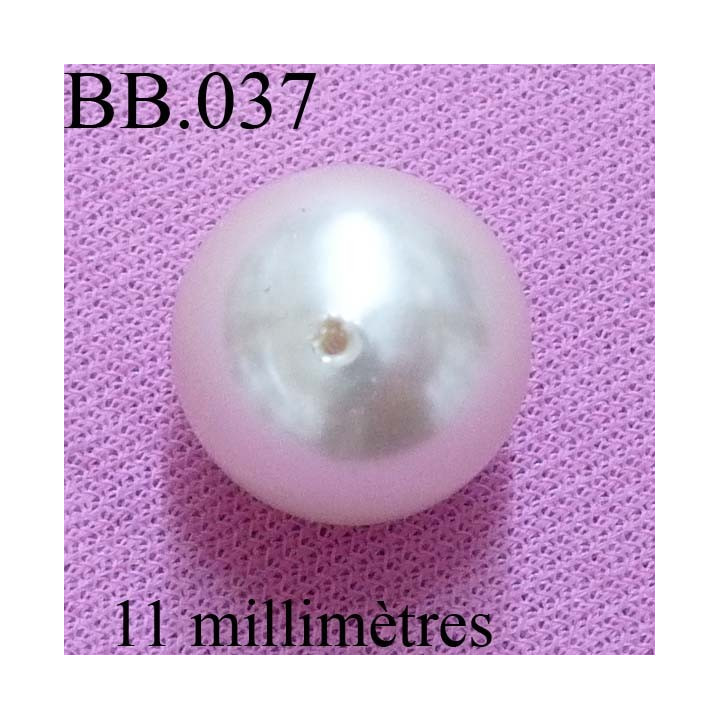 perle  biche de bere percé nacré blanc diamètre 11 millimètres POUR REPARER OU CREER VOS BIJOUX BICHE DE BERE