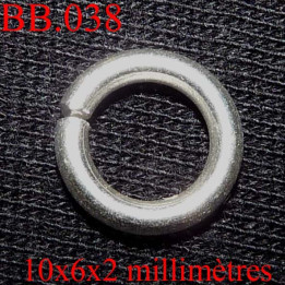 anneaux BICHE DE BERE en métal 10 millimètres par 6 millimètres et par 2 millimètres d'épaisseur  POUR  CREER VOS BIJOUX