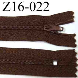 fermeture éclair longueur 16 cm couleur marron non séparable zip nylon largeur 2.5 cm largeur du zip 4 mm    