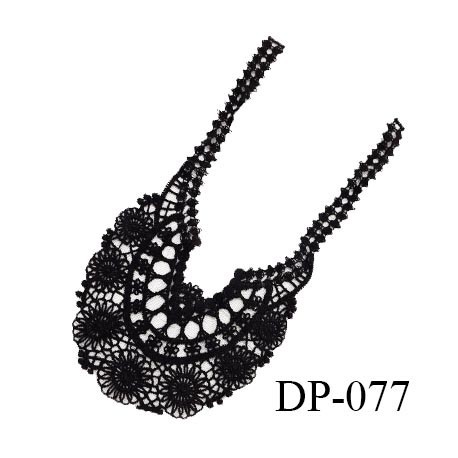 Devant plastron col crochet couleur noir largeur 16 cm hauteur 33 cm prix à l'unité