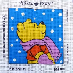 Canevas à broder 30 x 30 cm marque ROYAL PARIS thème DISNEY Winnie l'ourson sous la neige