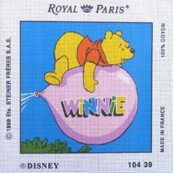 Canevas à broder 30 x 30 cm marque ROYAL PARIS thème DISNEY Winnie l'ourson et le ballon