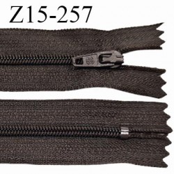 Fermeture zip 15 cm non séparable couleur marron foncé largeur 2.7 cm zip nylon longueur 15 cm largeur 4 mm prix à l'unité