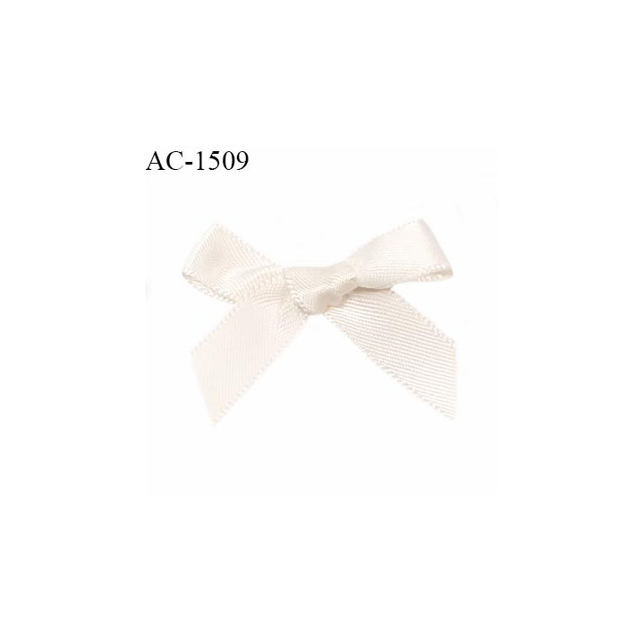 Noeud lingerie satin haut de gamme couleur chantilly largeur 40 mm hauteur 35 mm prix à l'unité