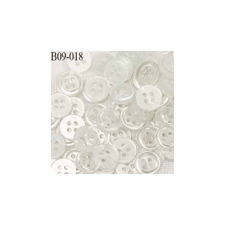 Bouton 9 mm couleur transparent 4 trous diamètre 9 mm épaisseur 2 mm prix à l'unité