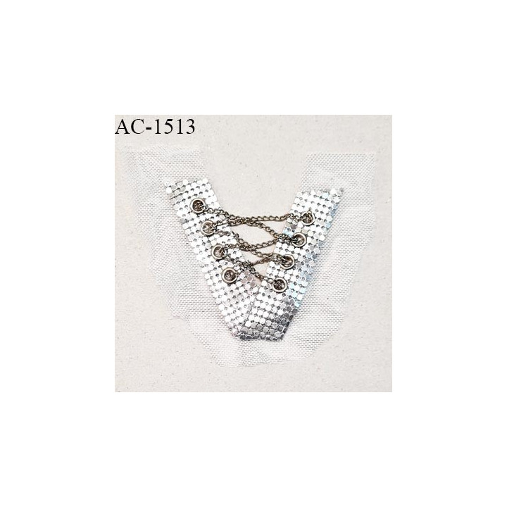 Décor ornement motif couleur argent sur tulle blanc à coudre hauteur 9 cm prix à la pièce