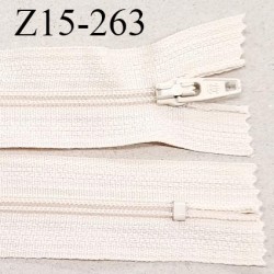 Fermeture zip 15 cm couleur beige écru non séparable largeur 2.5 cm glissière nylon largeur 4 mm longueur 15 cm prix à l'unité