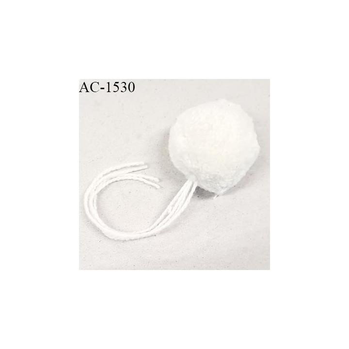 Pompon 55 mm en laine couleur naturel diamètre 55 mm avec 4 fils de 16 cm de longueur prix à la pièce