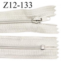 Fermeture zip 12 cm non séparable couleur mastic ou beige clair largeur 2.5 cm zip nylon prix à la pièce