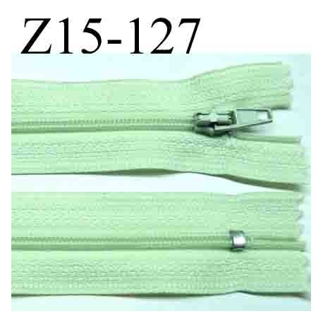 fermeture éclair longueur 15 cm  couleur vert non séparable largeur 2.5 cm zip nylon largeur du zip 4 mm