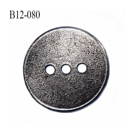 Bouton 12 mm en métal couleur acier 3 trous forme incurvé des 2 coté diamètre 12 mm épaisseur 1.5 mm prix à la pièce