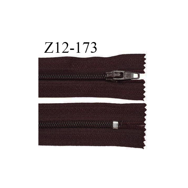Fermeture zip 12 cm non séparable couleur prune très foncé largeur 2.5 cm zip nylon longueur 12 cm largeur 4 mm prix à la pièce