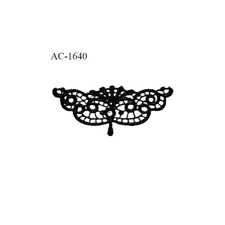 Décor ornement motif à coudre couleur noir avec un strass longueur 7 cm hauteur 3 cm très joli prix à la pièce
