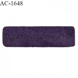 Décor ornement en suédine à coudre couleur violet inscription La mode est à vous longueur 45 mm hauteur 14 mm prix à la pièce