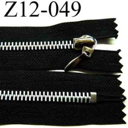 fermeture éclair longueur 12 cm couleur noir non séparable zip métal  largeur 3,1 cm largeur du zip 6 mm