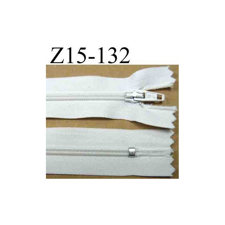 fermeture éclair longueur 15 cm couleur blanc non séparable largeur 2.5 cm zip nylon largeur du zip 4 mm