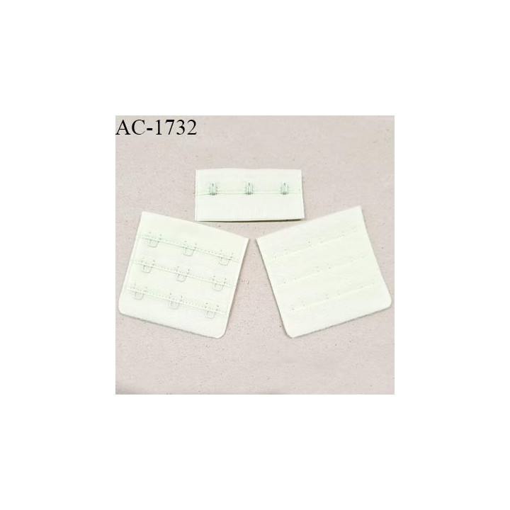Agrafe 57 mm attache SG haut de gamme couleur vert pistache clair 3 rangées 3 crochets largeur 57 mm prix à l'unité