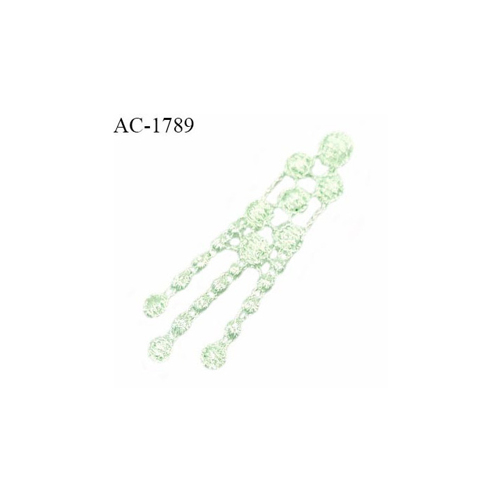 Décor ornement motif lingerie guipure couleur vert pistache clair longueur 45 mm largeur 10 mm prix à l'unité