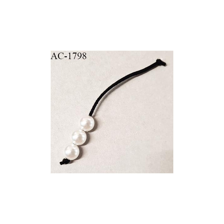 Décor trois perles 12 mm sur cordon noir longueur 10 cm prix à la pièce