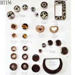 Plaque de 26 boutons et 2 boucles pour création unique prix pour la plaque entière