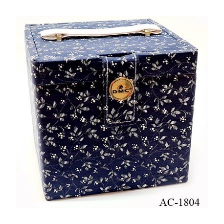 Boite couture DMC en forme de cube BLEU dimension chaque coté 16 cm hauteur  16 cm en bois recouvert de tissu poids 925 grs