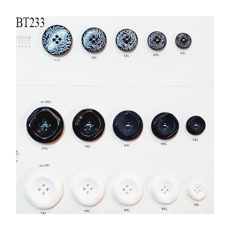 Plaque de 15 boutons couleur noir et blanc diamètre 15 à 32 mm pour création unique prix pour la plaque entière