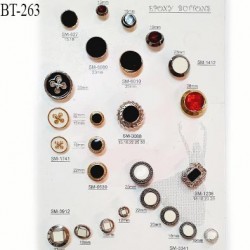 Plaque de 25 boutons diamètre 12 à 30 mm pour création unique prix pour la plaque entière