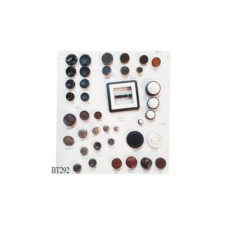 Plaque de 38 boutons diamètre de 12 à 38 mm et une boucle pour création unique prix pour la plaque entière
