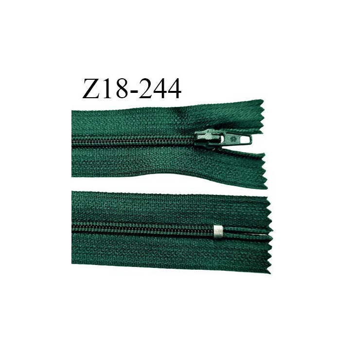 Fermeture zip 18 cm couleur vert non séparable largeur 2.4 cm glissière nylon largeur  4 mm longueur 18 cm