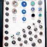 Plaque de 39 boutons très beaux diamètre de 20 à 39 mm pour création unique prix pour la plaque entière