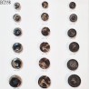 Plaque de 18 boutons diamètre de 15 à 27 mm pour création unique prix pour la plaque entière