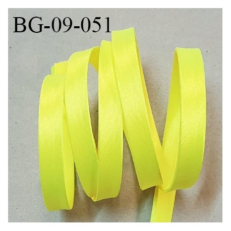 Biais plié largeur 9 mm + 9 mm plié en deux avec 2 rebords pliés de 4 mm couleur jaune fluo brillant satiné prix au mètre