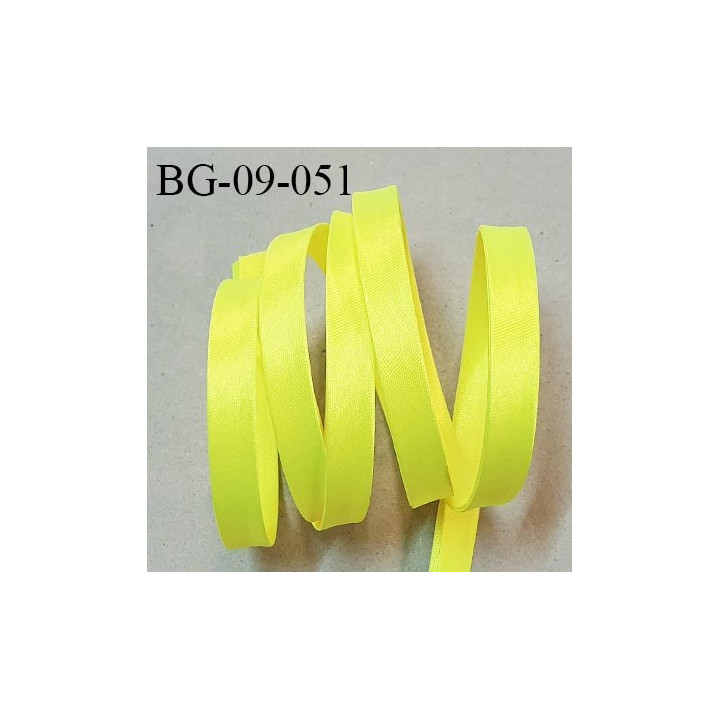 Biais plié largeur 9 mm + 9 mm plié en deux avec 2 rebords pliés de 4 mm couleur jaune fluo brillant satiné prix au mètre