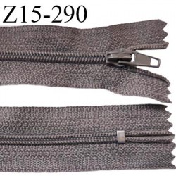 Fermeture zip 15 cm couleur taupe clair non séparable largeur 2.5 cm glissière nylon largeur 4 mm longueur 15 cm prix à l'unité