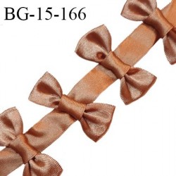Galon ruban 15 mm style satin couleur marron clair largeur 15 mm avec un noeud de 5 cm de large tous les 3 cm prix au mètre
